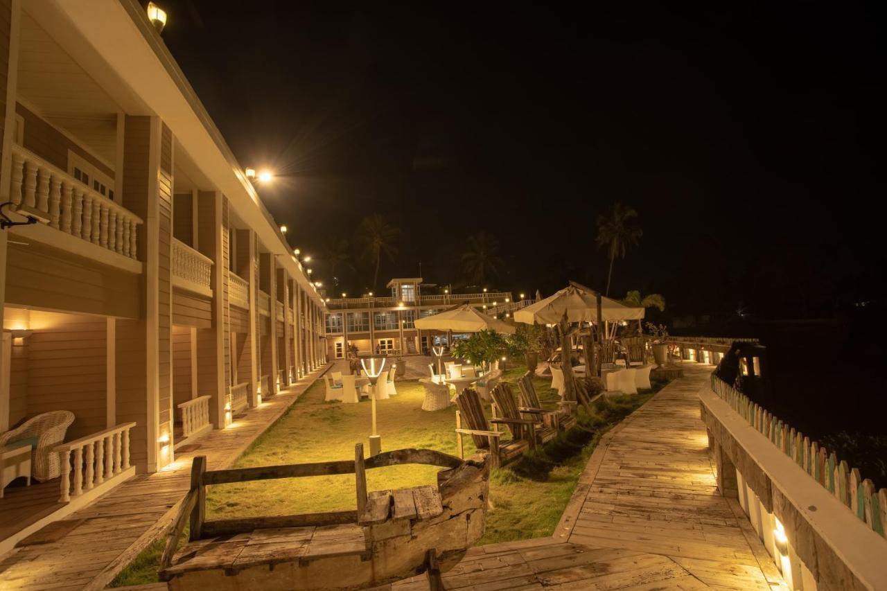 State Beach Resort And Spa Kannur Exterior photo